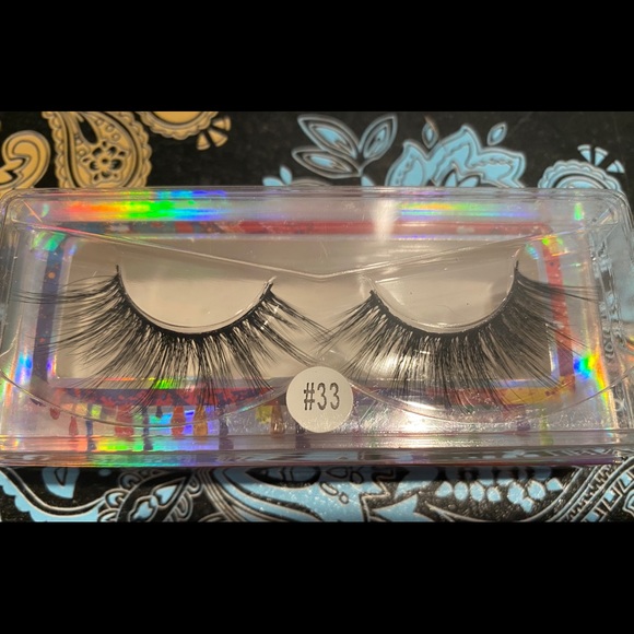 Mink Lashes - Picture 2 of 4